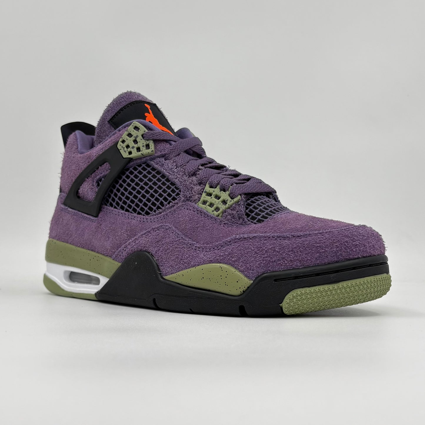 Jordan 4 Retro
Canyon Purple (Women's)