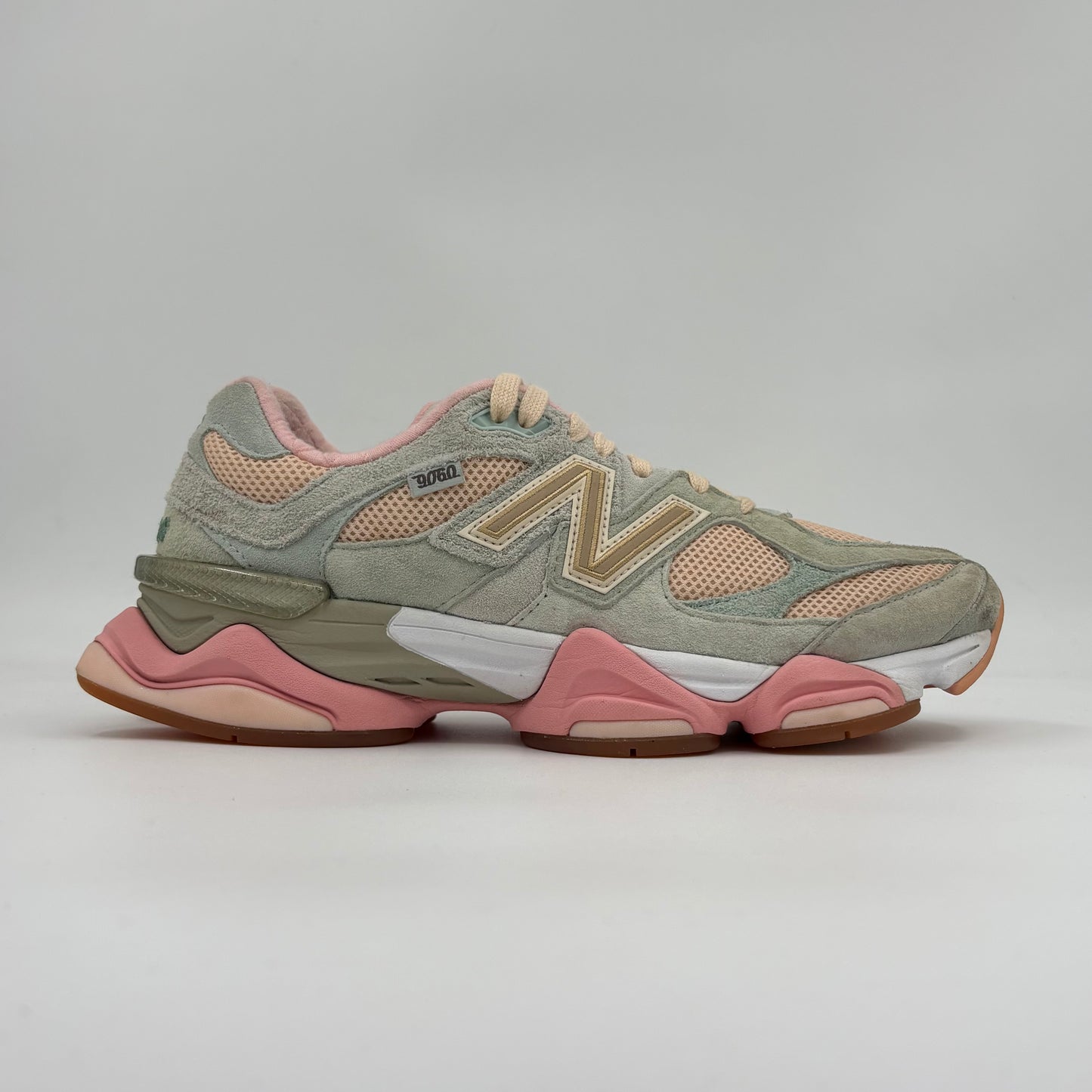 New Balance 9060 Joe Freshgoods Inside Voices Baby Shower Blue (Pre-owned condition 9/10)