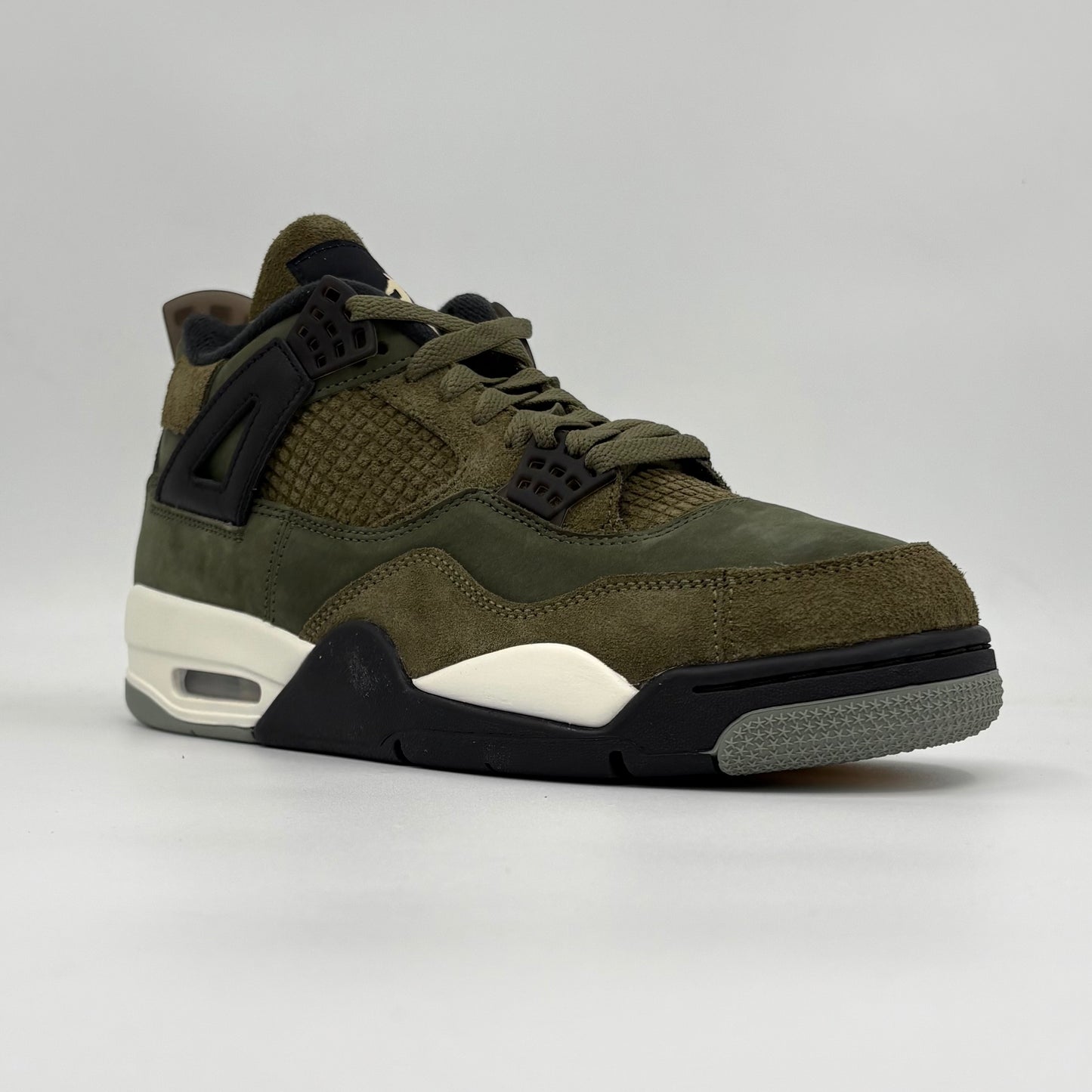 Jordan 4 Retro SE
Craft Medium Olive