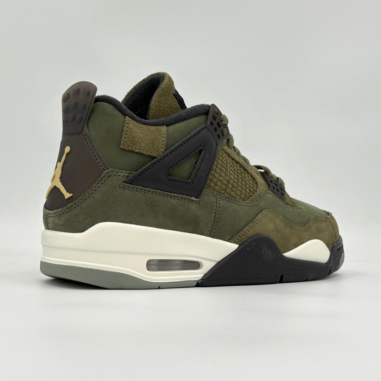 Jordan 4 Retro SE
Craft Medium Olive
