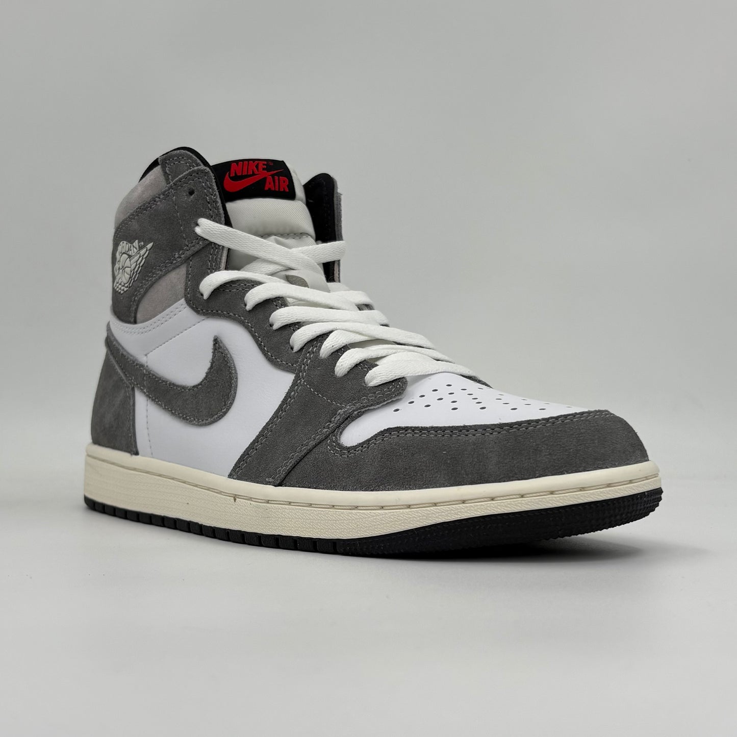 Jordan 1 Retro High OG
Washed Black