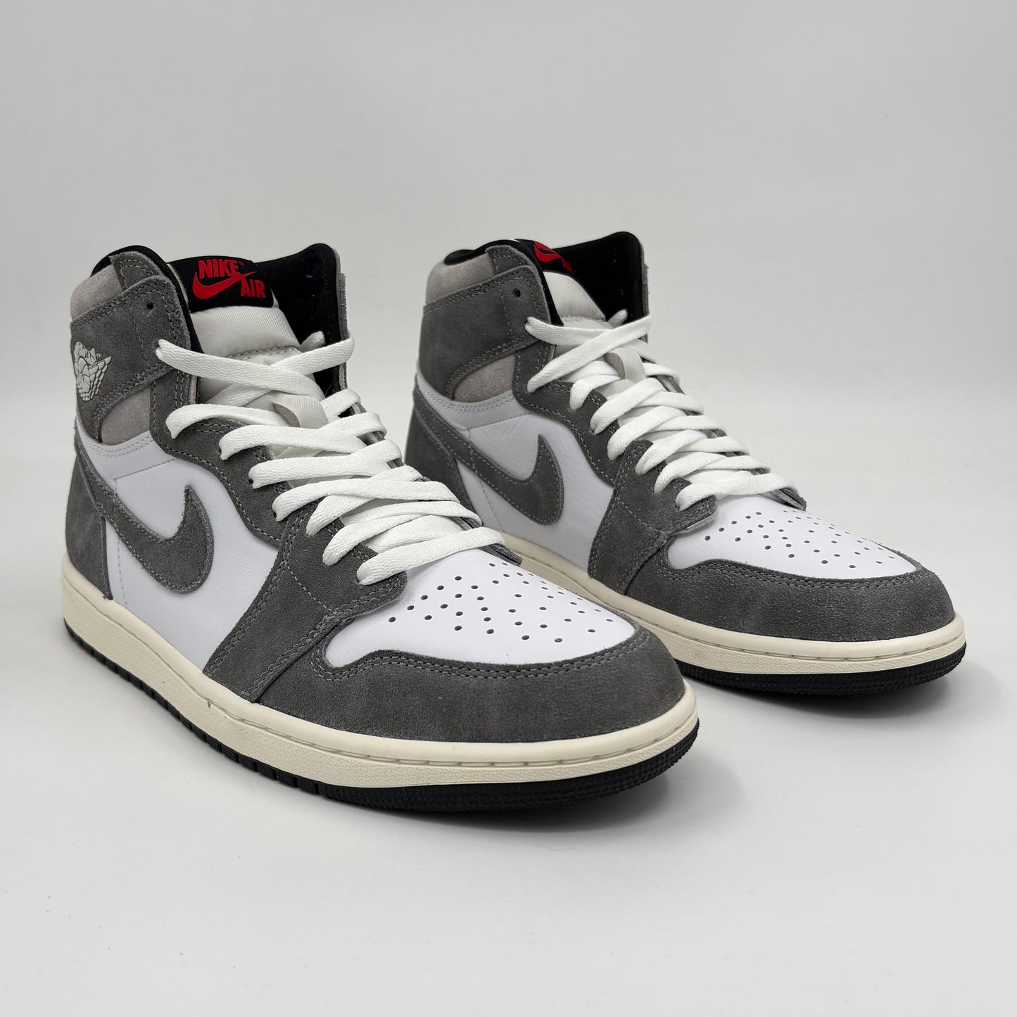 Jordan 1 Retro High OG
Washed Black