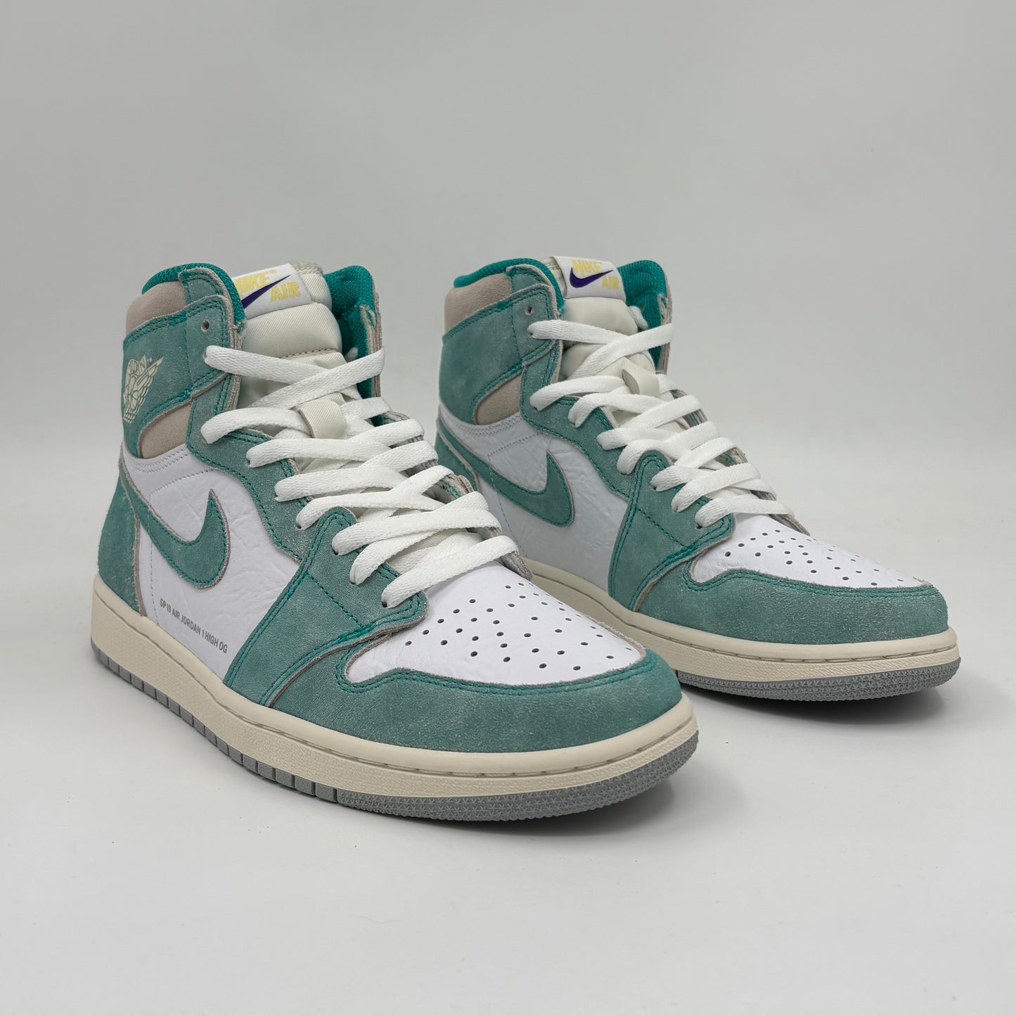 Jordan 1 Retro High
Turbo Green