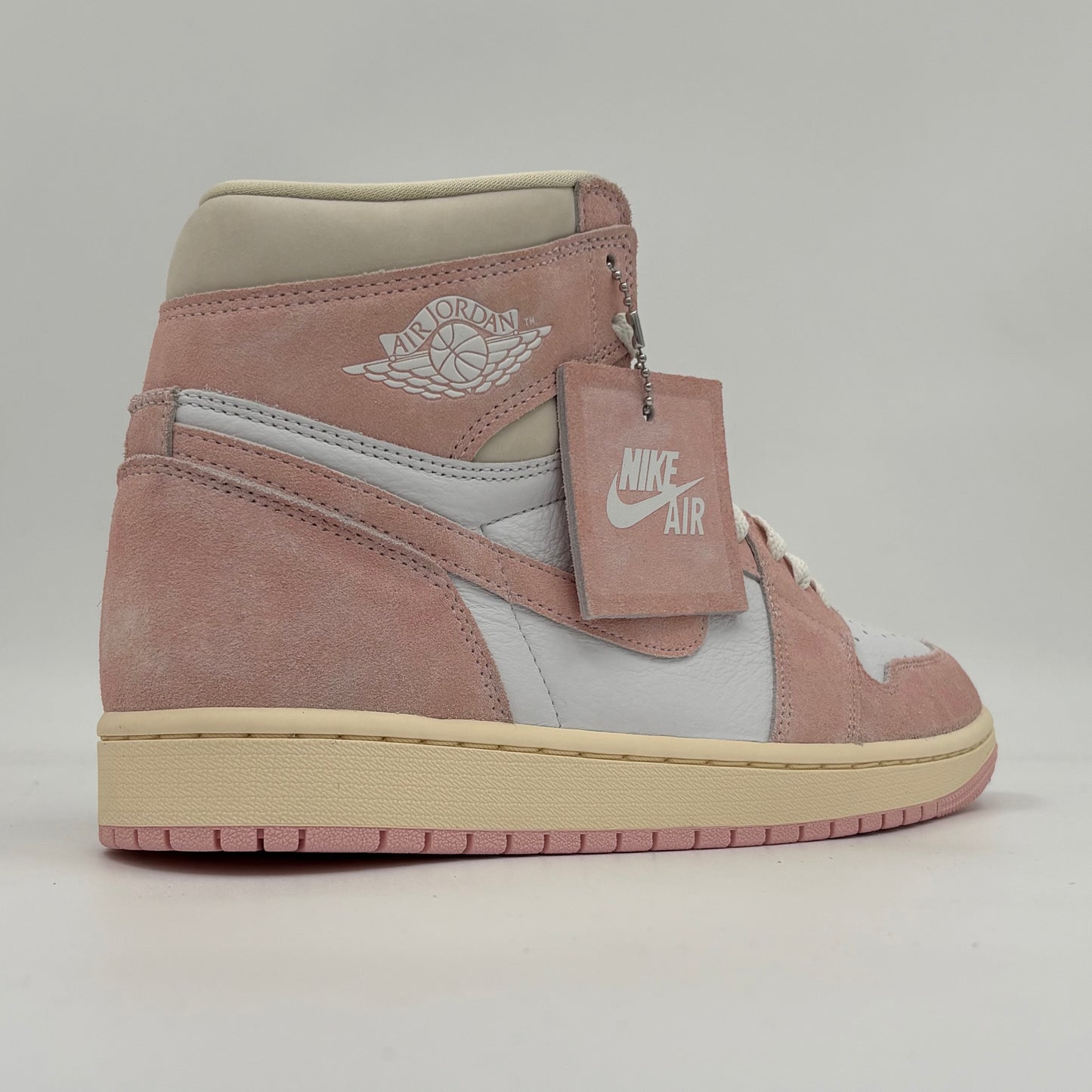 Jordan 1 Retro High OG
Washed Pink (Women's)