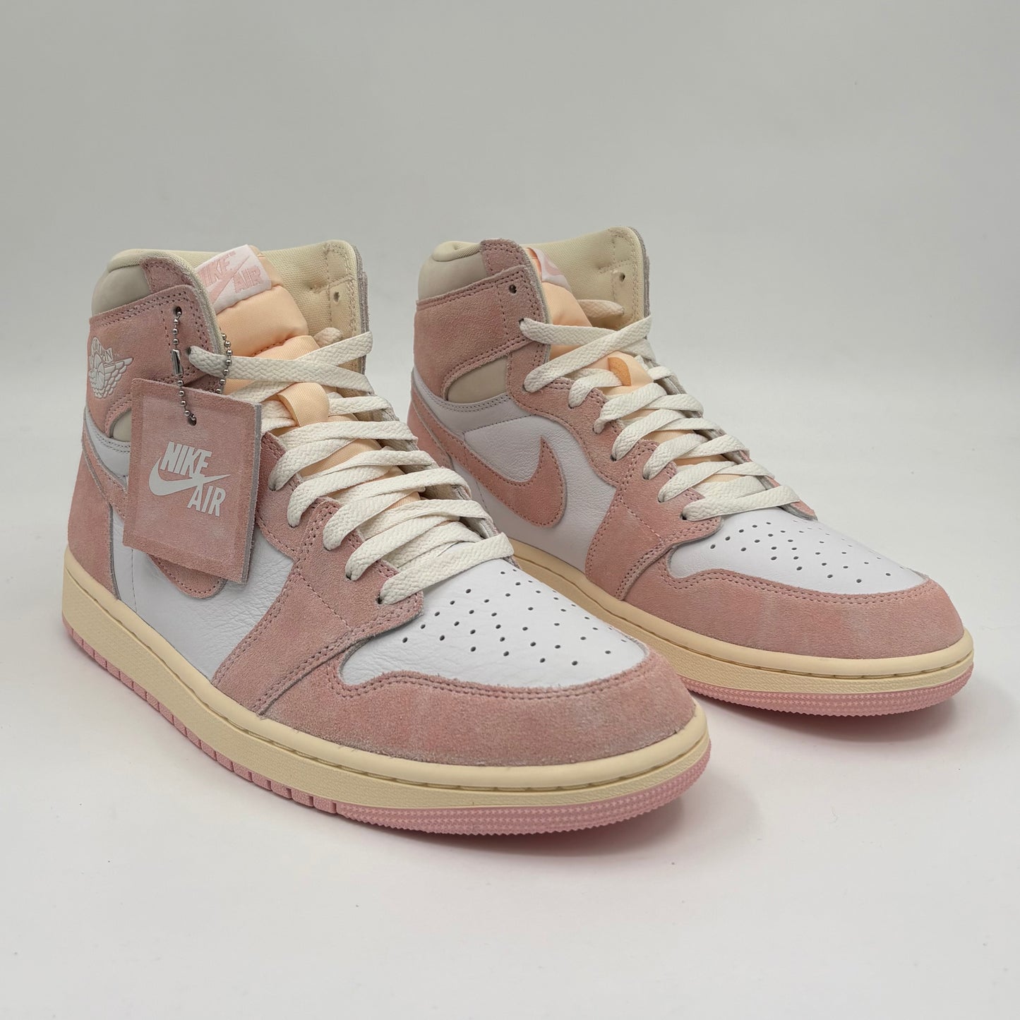 Jordan 1 Retro High OG
Washed Pink (Women's)