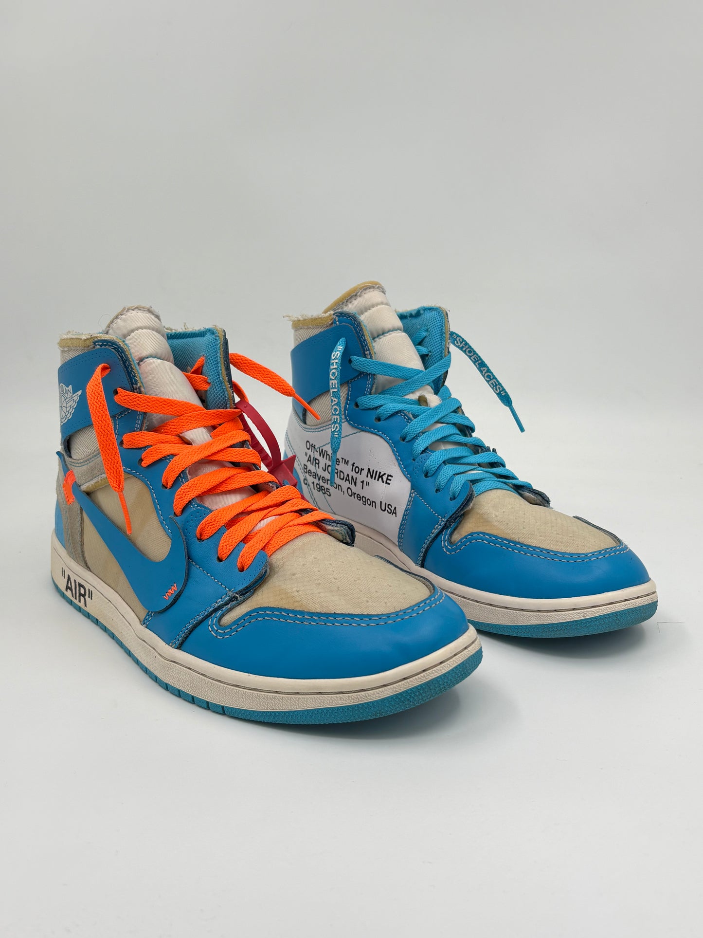 Jordan 1 Retro High
Off-White University Blue